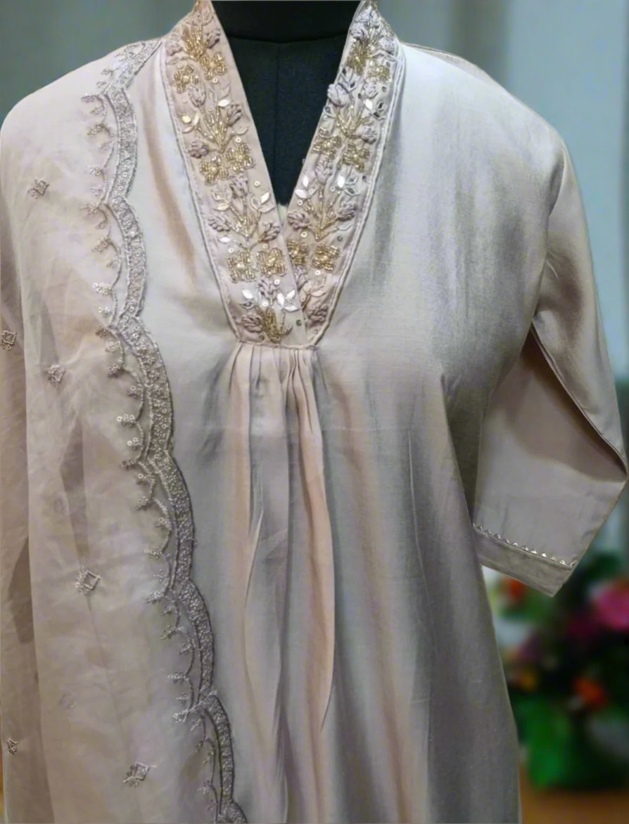Elegant Roman Silk Collar Neck Suit
