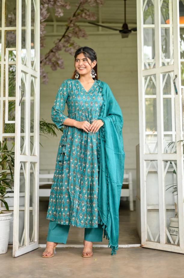 Beautiful Green Floral Design, Alia Cut Flare Cotton Suit Set with Doria Dupatta and Pants