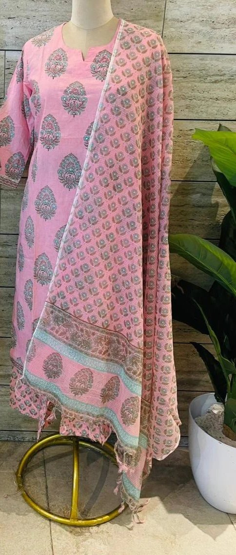 Elegant Pink Kota Doria Dupatta Set