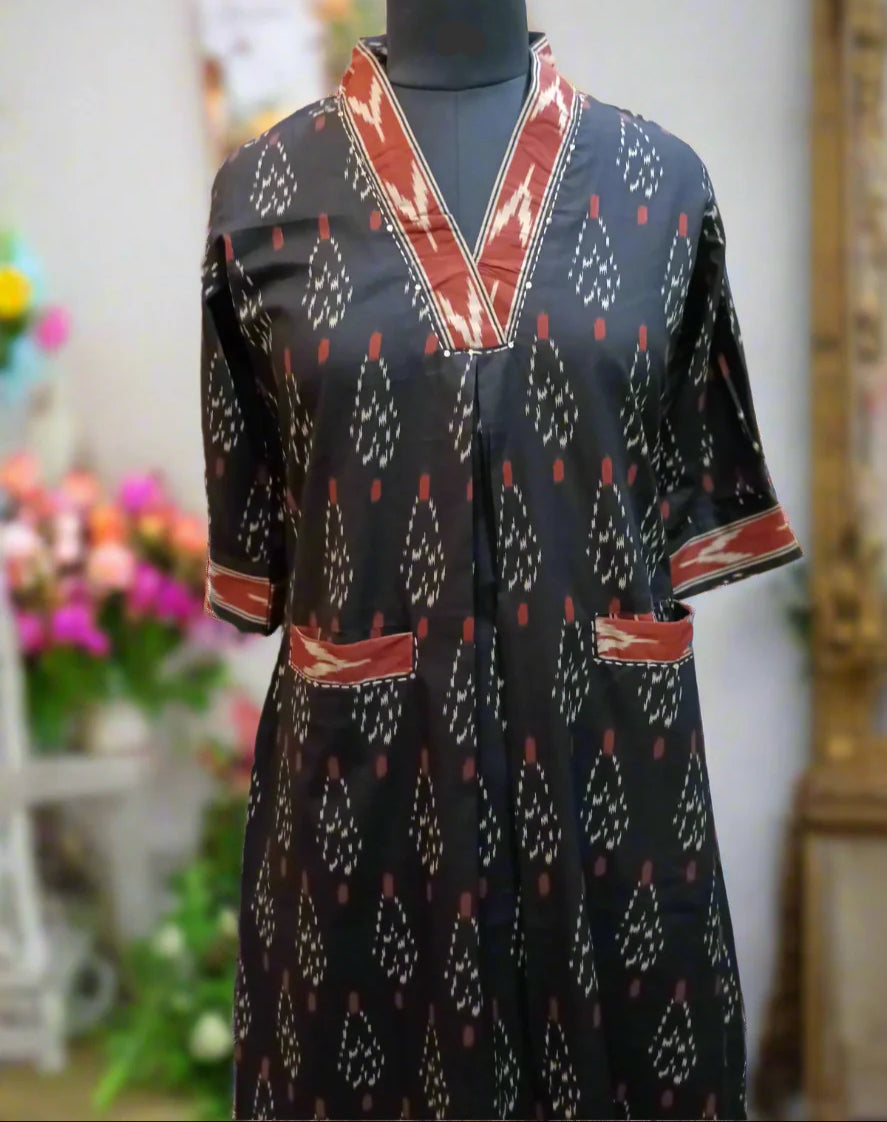 Elegant Ikat Print Kurti Set in Black