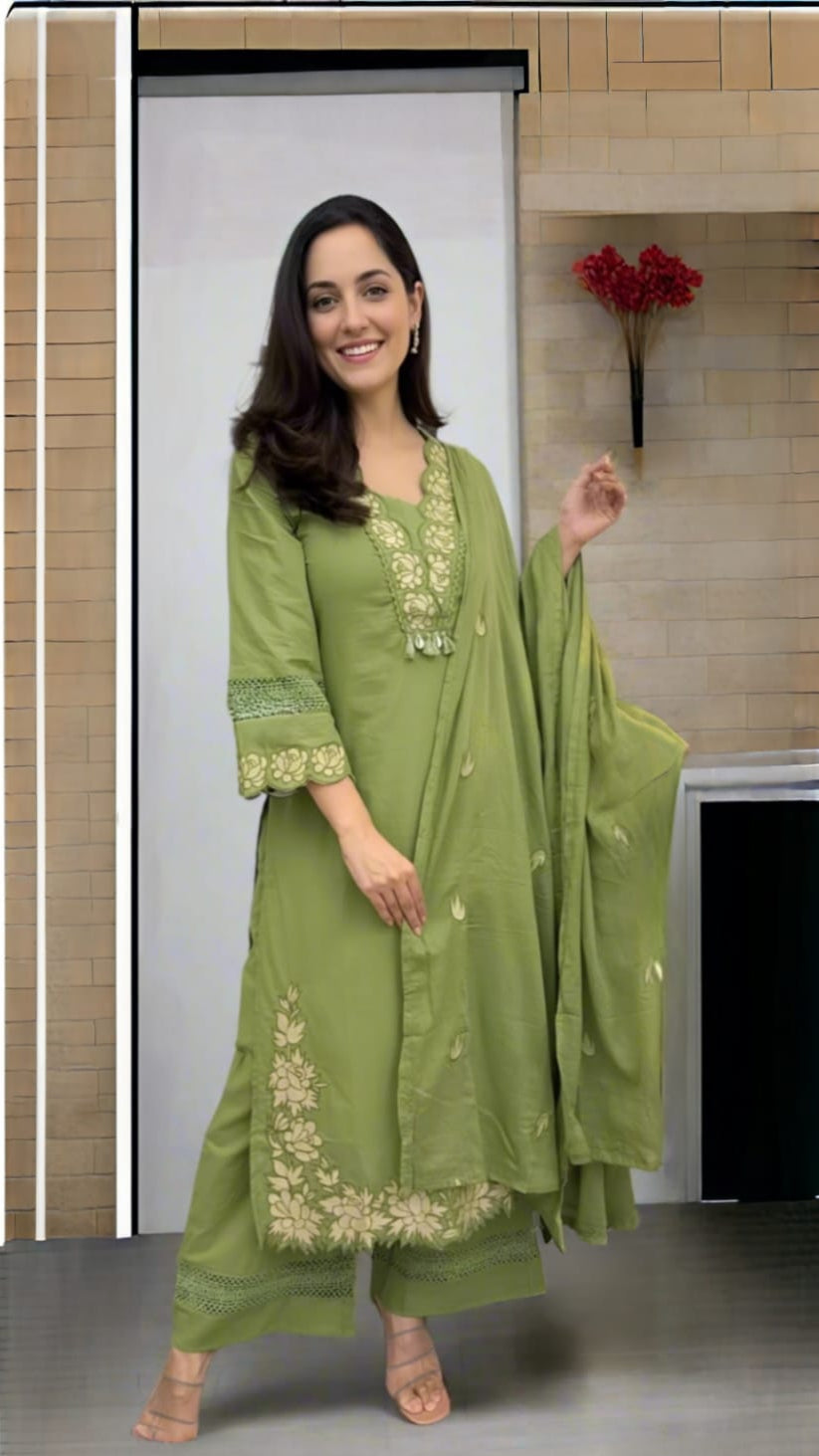 Elegant Floral Cutwork Embroidered Kurta Pants Set