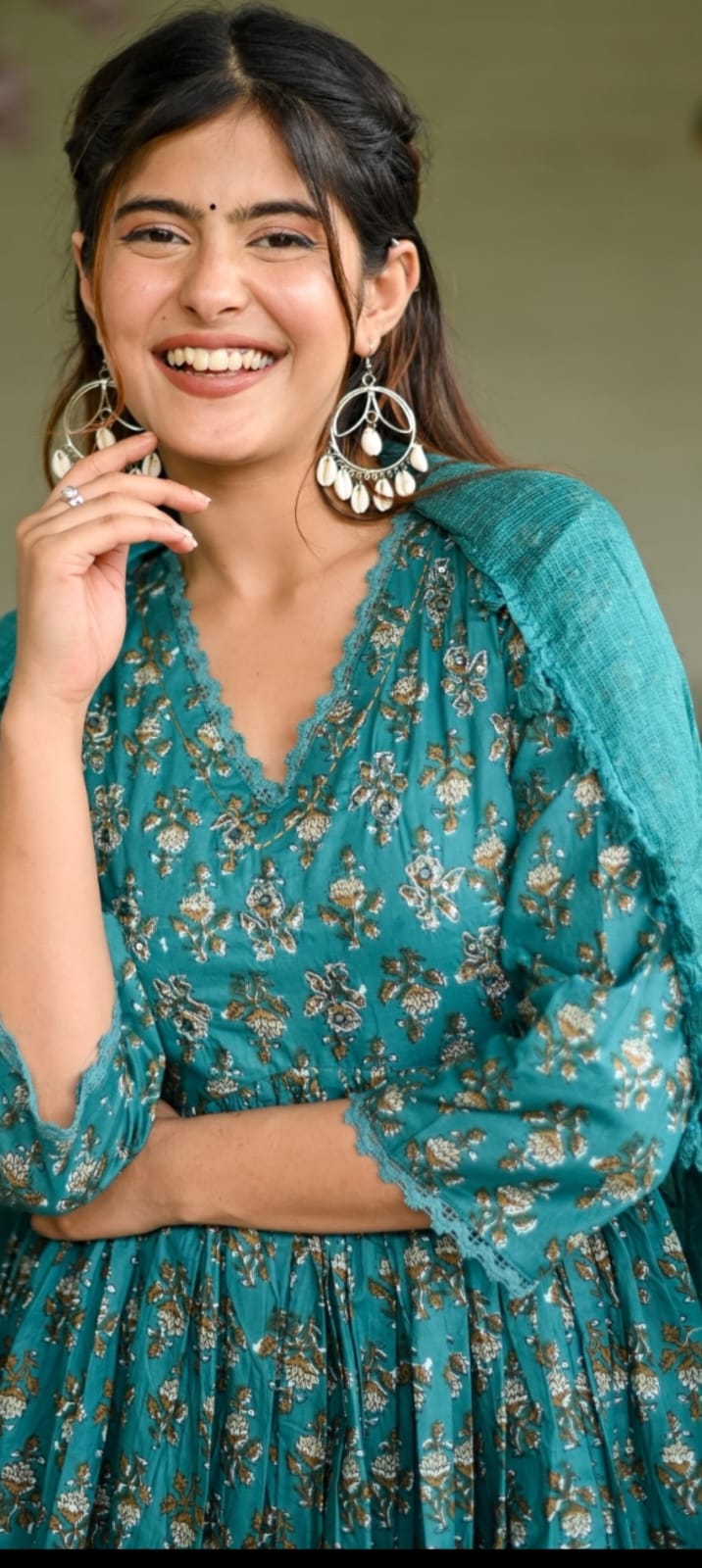 Beautiful Green Floral Design, Alia Cut Flare Cotton Suit Set with Doria Dupatta and Pants