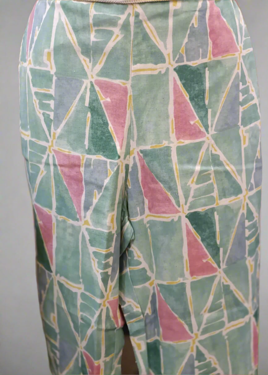 Green Straight Kurta with Printed Pants