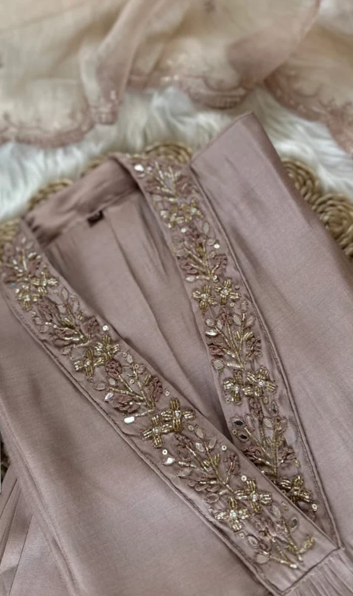 Elegant Roman Silk Collar Neck Suit