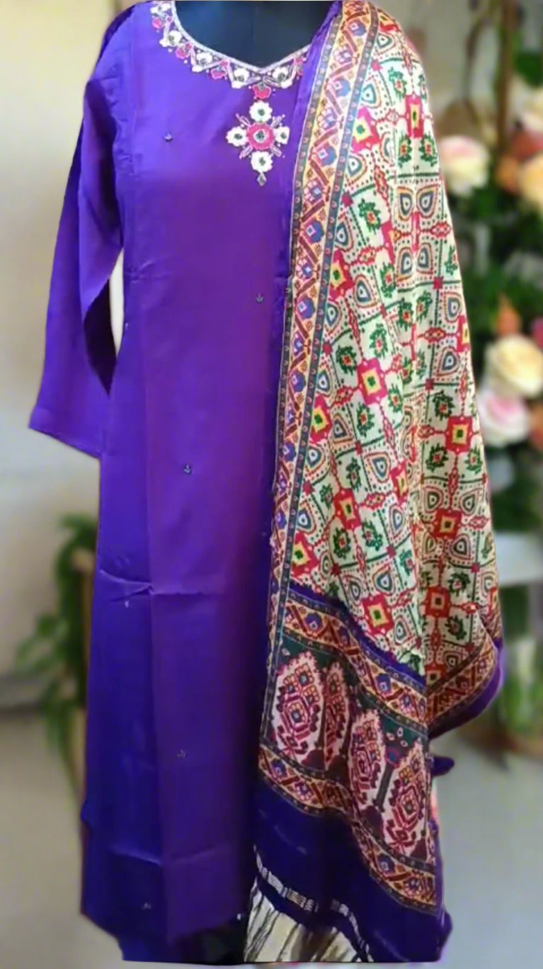 Stunning Purple Straight Suit along with Gajji Silk Dupatta