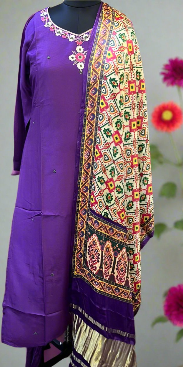 Stunning Purple Straight Suit along with Gajji Silk Dupatta