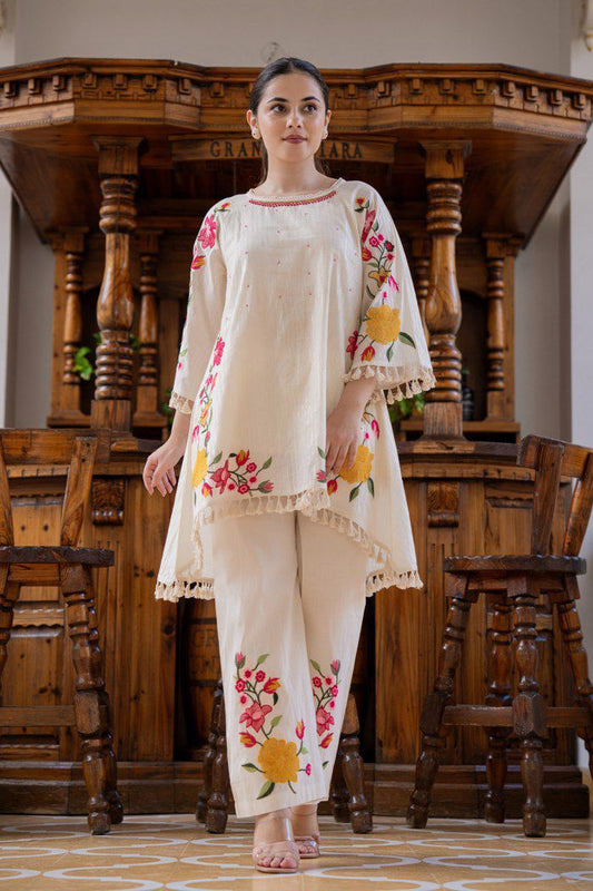 Beautiful embroidered, Lurex Cotton Cordset