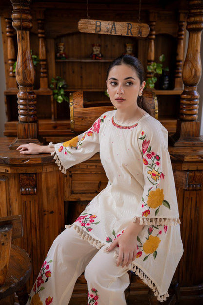Beautiful embroidered, Lurex Cotton Cordset