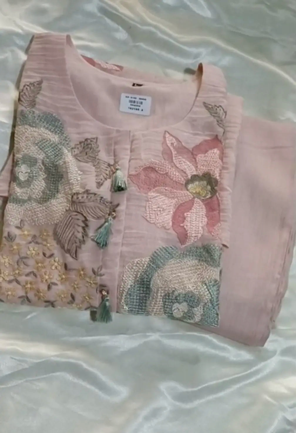 Elegant  Blush Pink Mul Chanderi Threadwork Embroidered Kurta Set