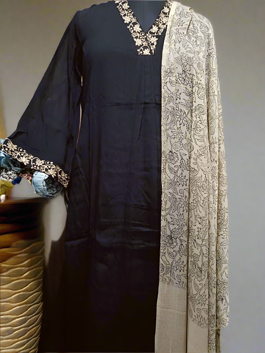 Premium Chinon Silk Suit in Black