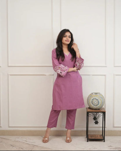 Elegant Mauve-Coloured Kurta Set with Cutwork Sleeves