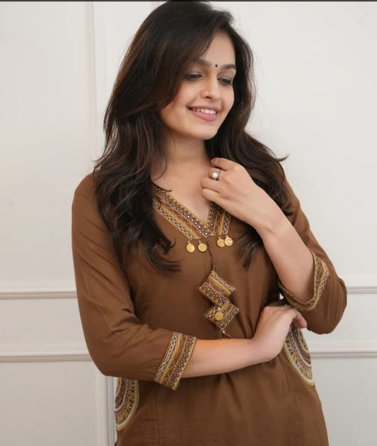 Elegant Gamthi Style Kurti Set in Brown with Pocket Detailing