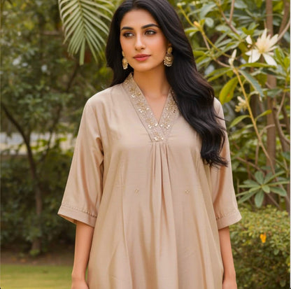 Elegant Roman Silk Collar Neck Suit