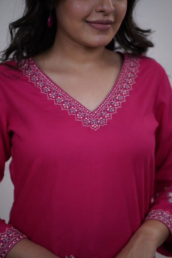 Elegant Floral Embroidered Thread Work Kurta Set With Muslin Silk Dupatta