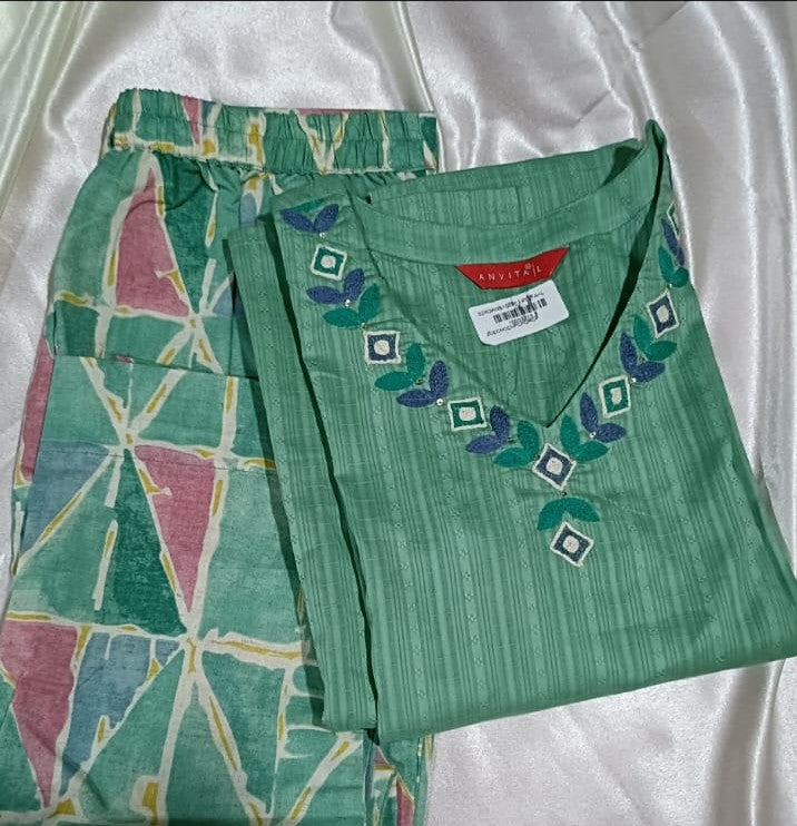 Green Straight Kurta with Printed Pants