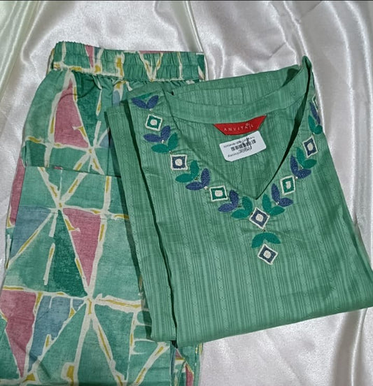 Green Straight Kurta with Printed Pants